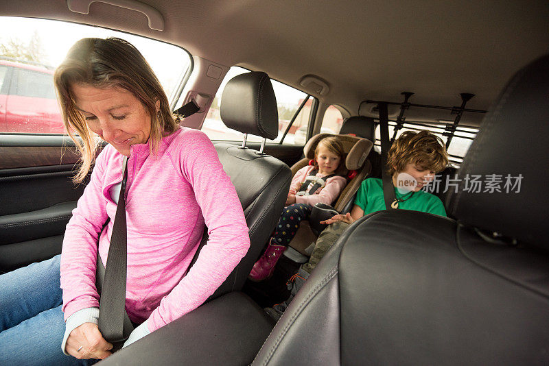 家庭汽车安全与儿童安全带安全