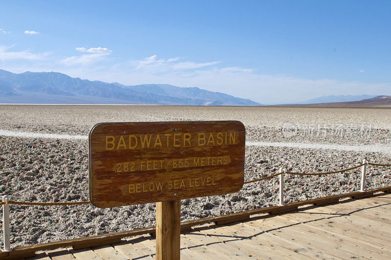坏水盆地-死亡谷的盐滩