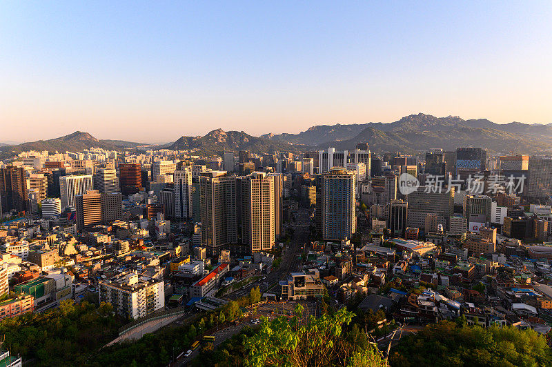 从南山看韩国首尔的城市景观