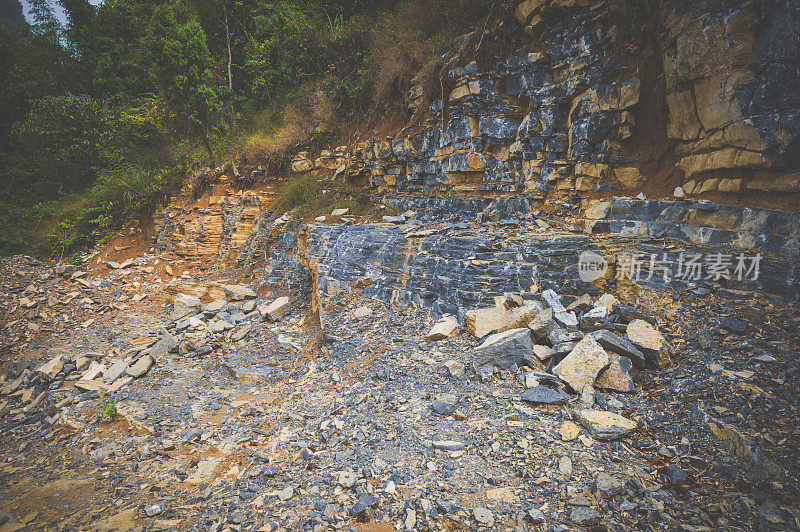 建筑山路