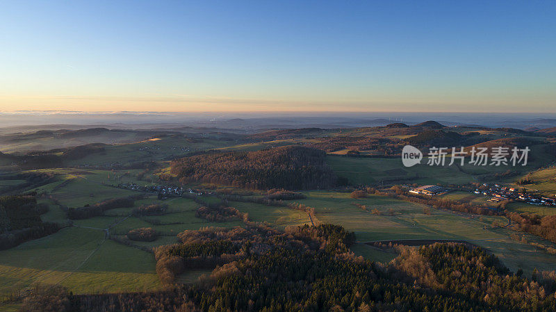 全景鸟瞰罗恩山-德国中部高地，德国