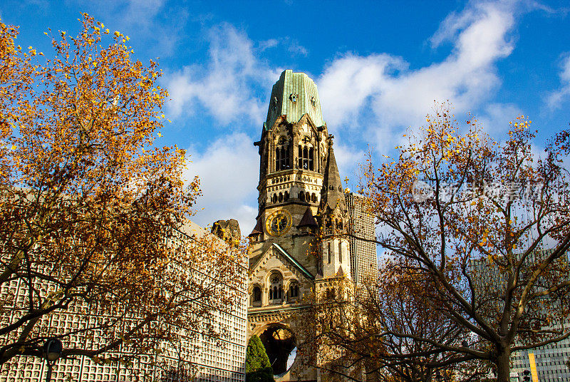 11月20日，德国柏林。德皇威廉纪念教堂是一个纪念碑Kurfürstendamm在Breitscheidplatz柏林区