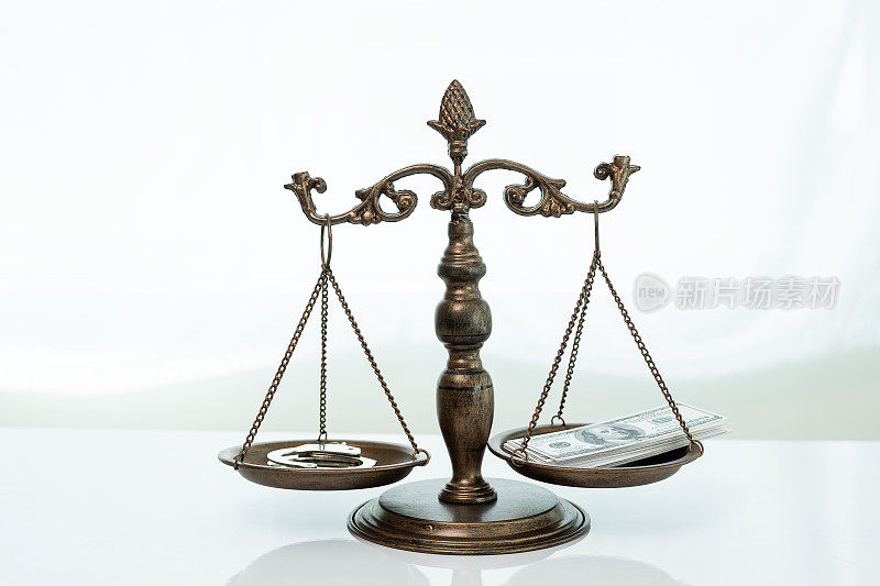 法的概念，正义的尺度，法律和正义的象征。它代表着平衡和中立。它是法制、道德和公民权利的象征。