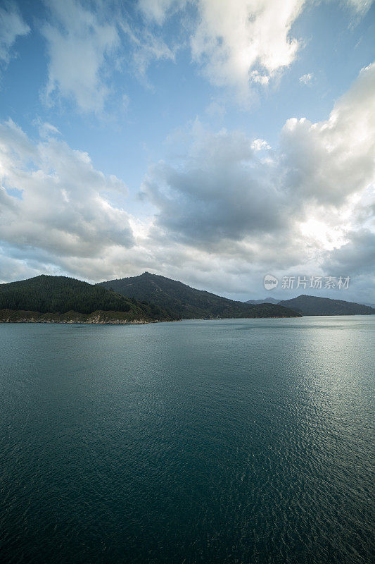 马尔伯勒海峡，库克海峡，新西兰