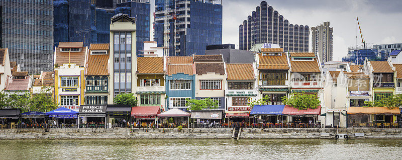 新加坡的酒吧和餐厅的船码头俯瞰河流全景