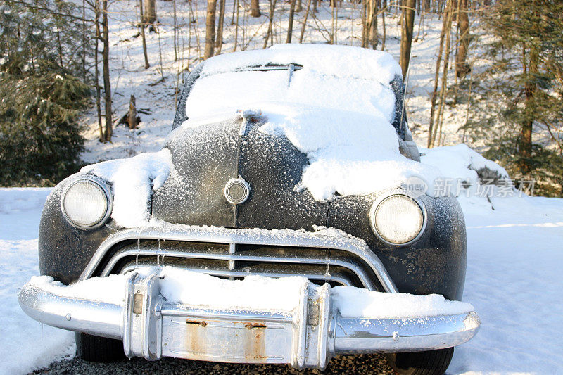 老车(1948年)——被雪覆盖