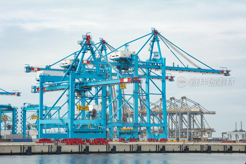 荷兰鹿特丹港Maasvlakte2上的新集装箱码头