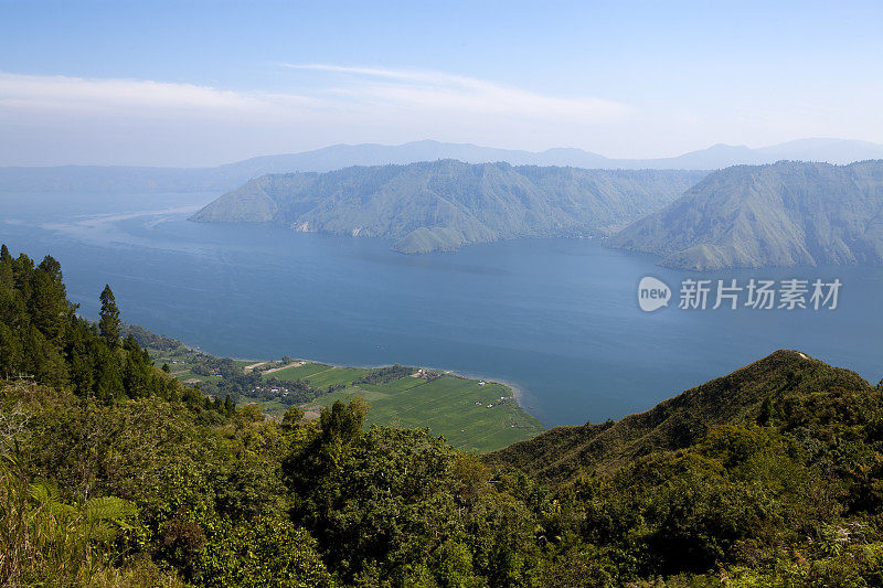 托巴湖萨莫塞尔岛风景印度尼西亚苏门答腊岛