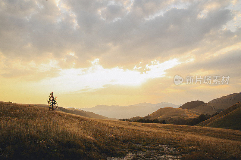 雨后美丽的南欧风景