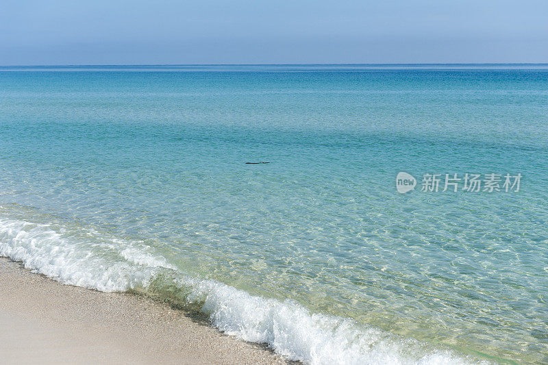 古巴哈瓦那，白色的圣玛丽亚海滩，清澈的海水