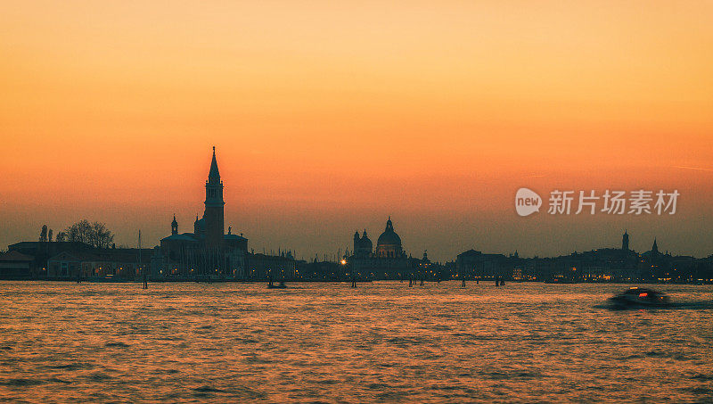 日落时分的威尼斯，意大利