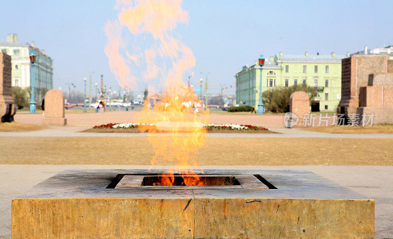 俄罗斯圣彼得堡Piskariovskoye公墓的永恒火焰