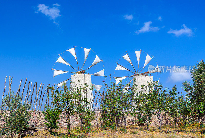 希腊克里特岛的传统风车(拉西)