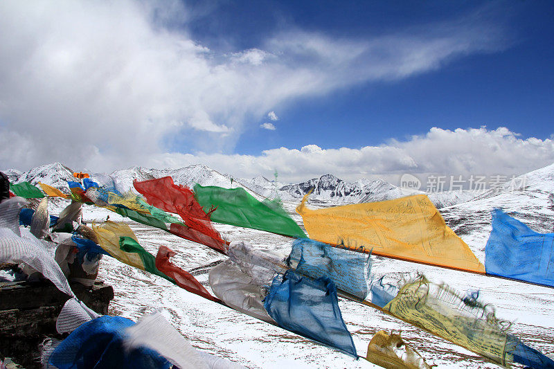 中国西藏的彩色祈祷