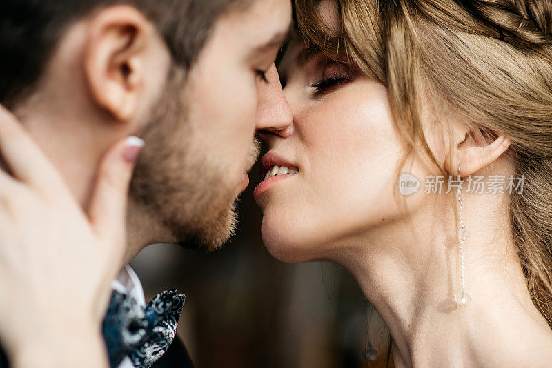 男人和女人的接吻