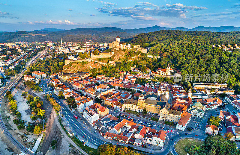 空中全景图Trencin，一个城镇在斯洛伐克