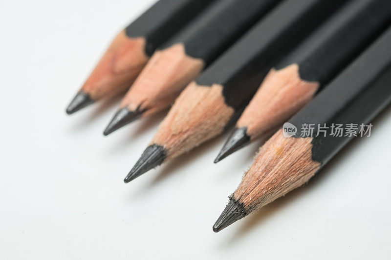黑铅笔和白橡皮