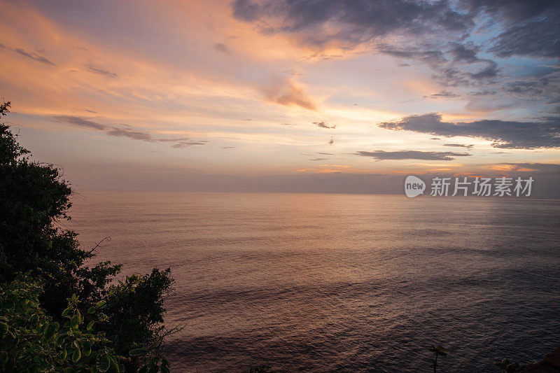 巴厘岛乌鲁瓦图附近的日落