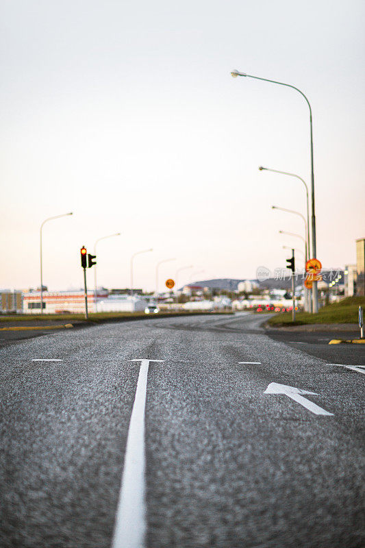 冰岛空无一人的城市街道