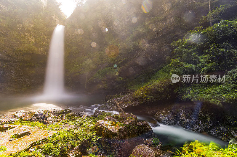 中国桂林龙胜华坪自然保护区的瀑布