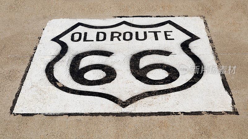 德克萨斯州三叶草的66号公路标志