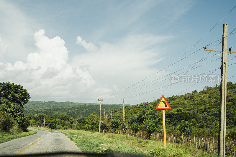 典型乡村公路，西恩富戈斯省，古巴