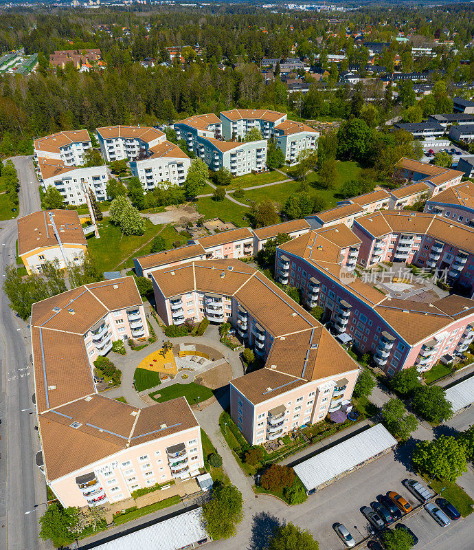 H?sselby从空中俯瞰的公寓楼，斯德哥尔摩