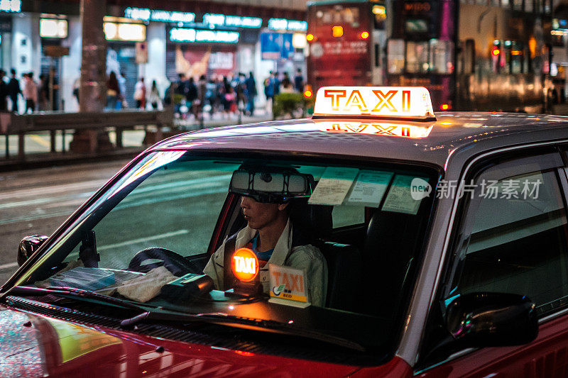 出租车在香港晚上等车