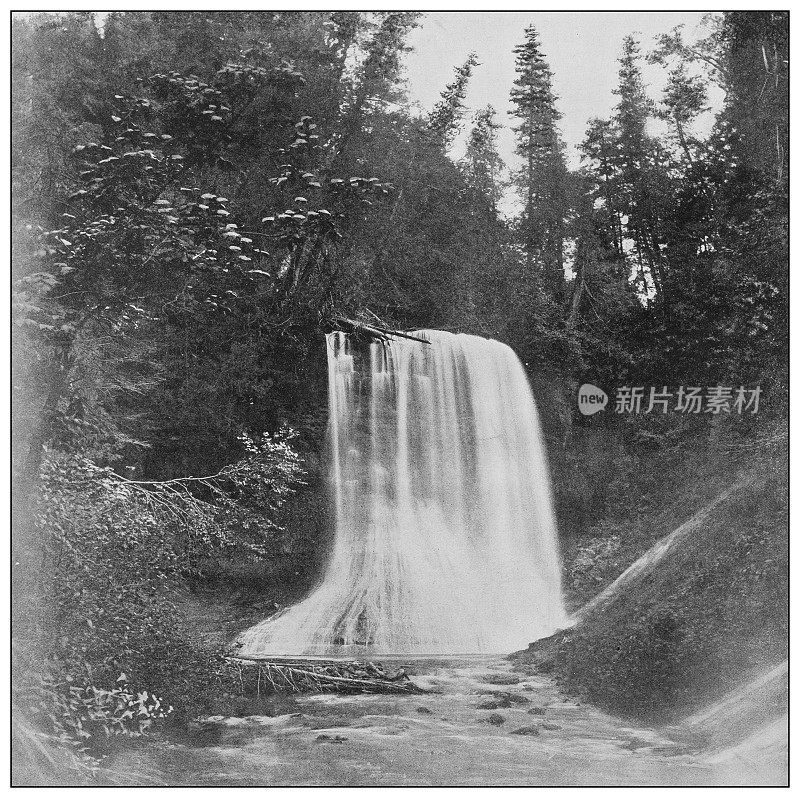 美国的古董黑白照片:苏必利尔湖附近的矿工河瀑布