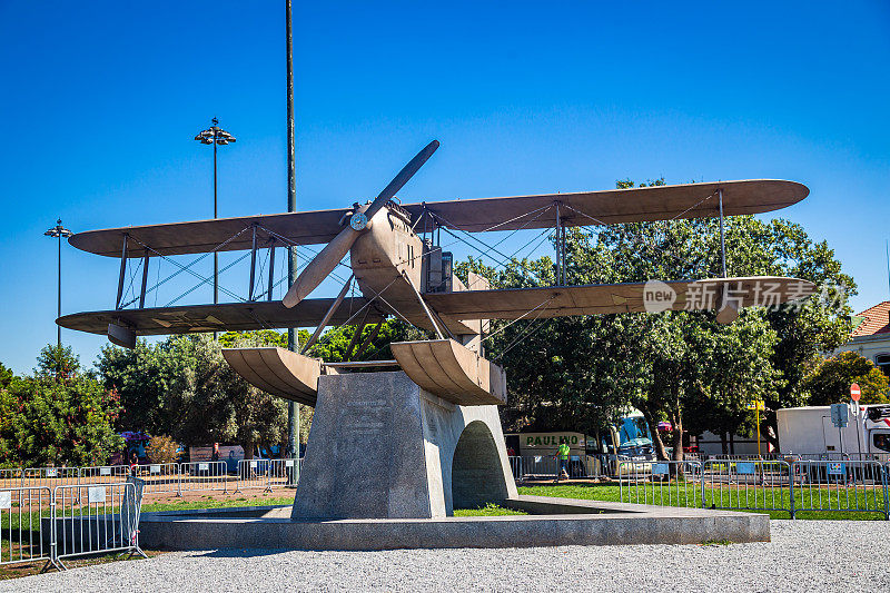 里斯本的加戈·库蒂尼奥·萨卡杜拉·卡布拉尔飞机雕像