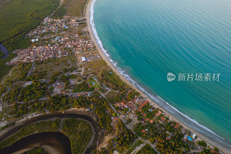 波尔图德加林纳斯的海滨鸟瞰图