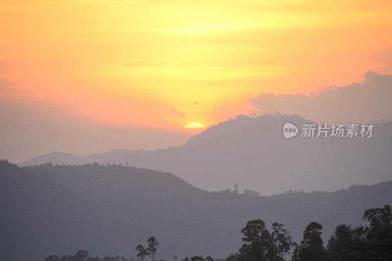 亚齐，seulawah山之间的日出景象