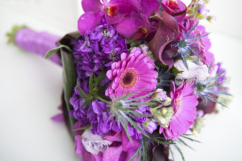 紫色新娘花束