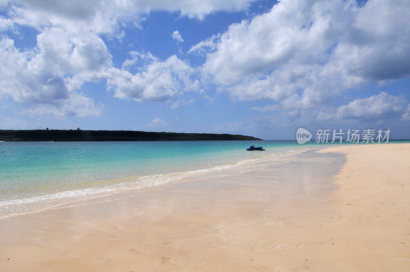 日本冲绳岛宫古岛的美丽海滩