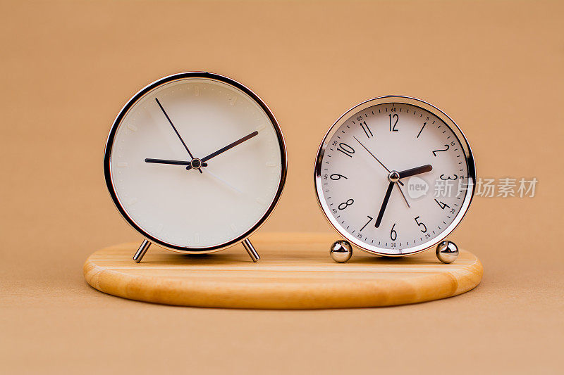 闹钟，定时闹钟，预约时间，守时，工作时间，时间观念，现代时钟