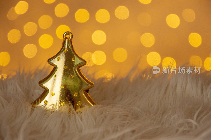 圣诞装饰与散景背景灯