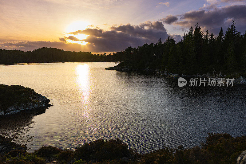 户外探险:挪威峡湾徒步旅行