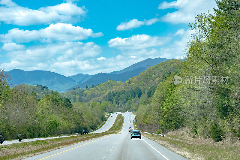 高速公路穿过南卡罗莱纳的山地高地