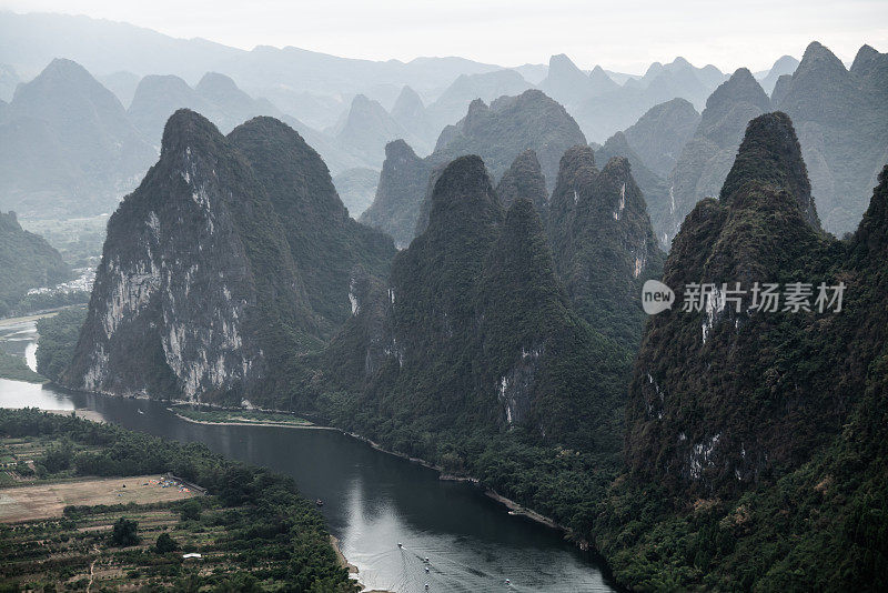 桂林阳朔县下雨天大景观鸟瞰图