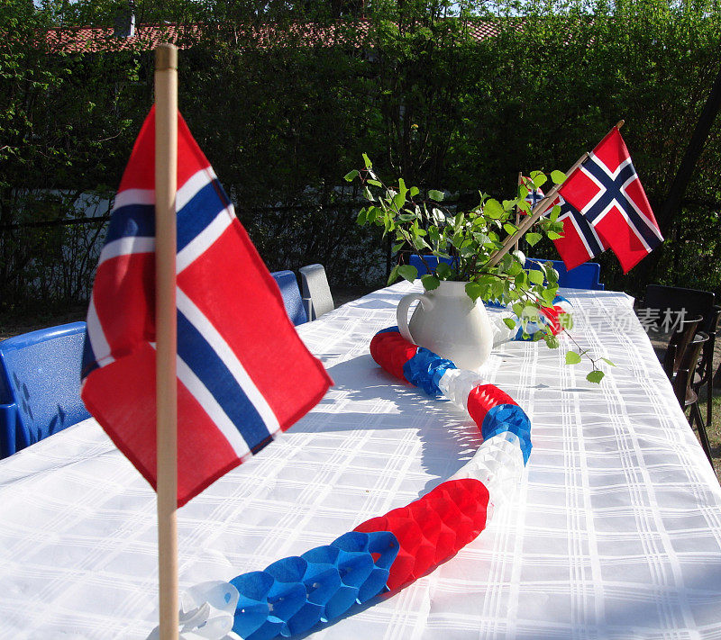 挪威宪法日餐桌装饰