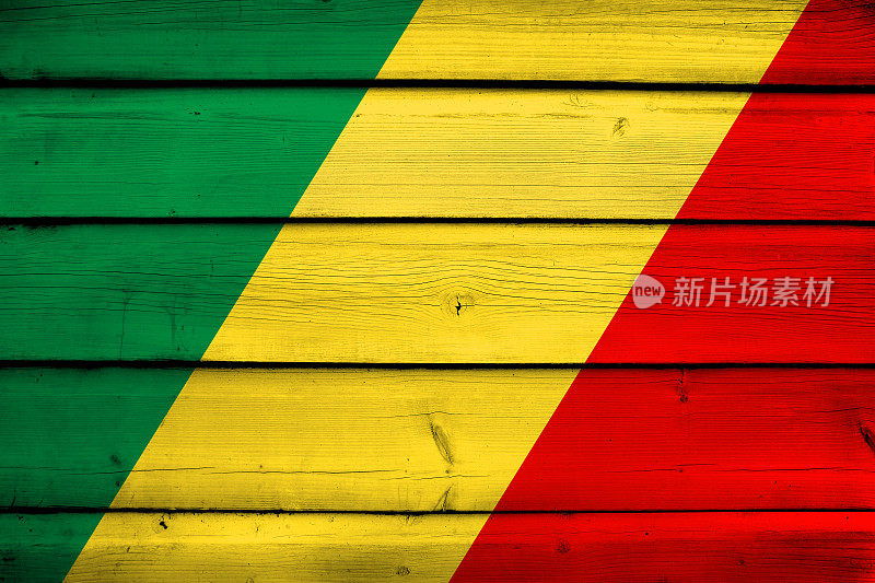 木材背景上的刚果共和国国旗