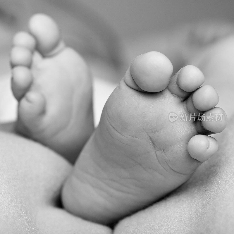 婴儿脚(黑色和白色)