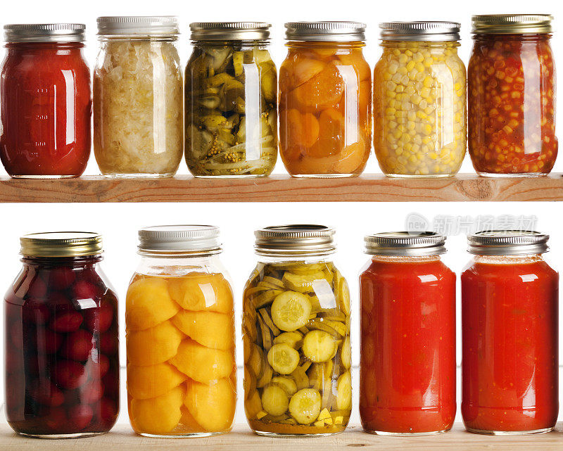家庭罐装罐秋季收获蔬菜和水果保存
