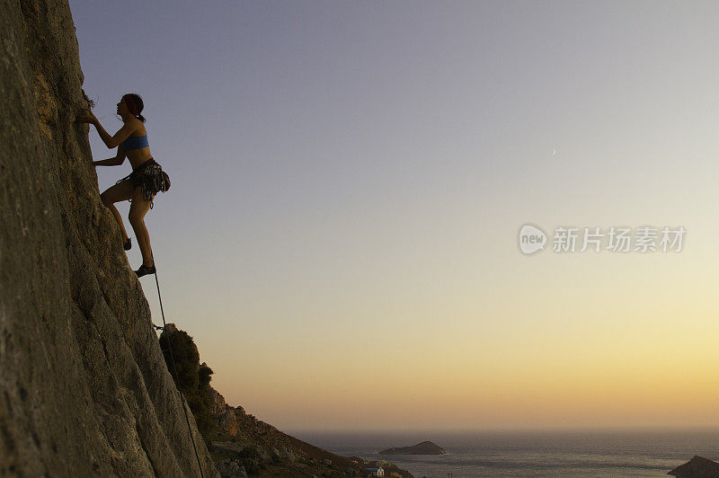 女人rockclimbing