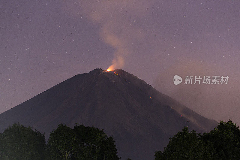 印尼火山爆发，火山爆发