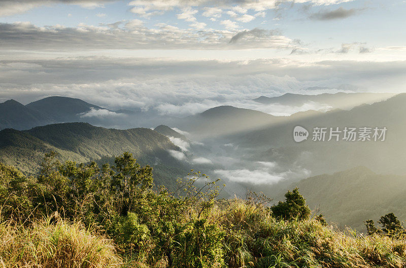 山上的日出