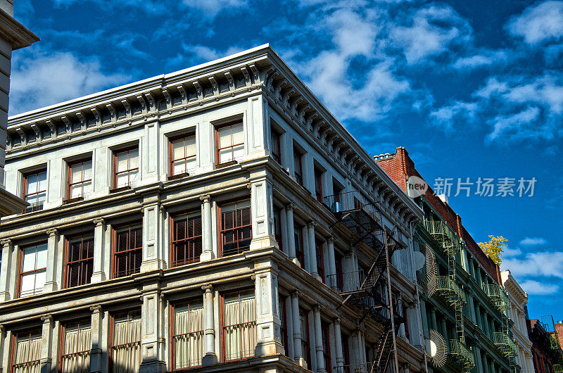 旧时尚铸铁风格建筑城市景观，SoHo曼哈顿，纽约市