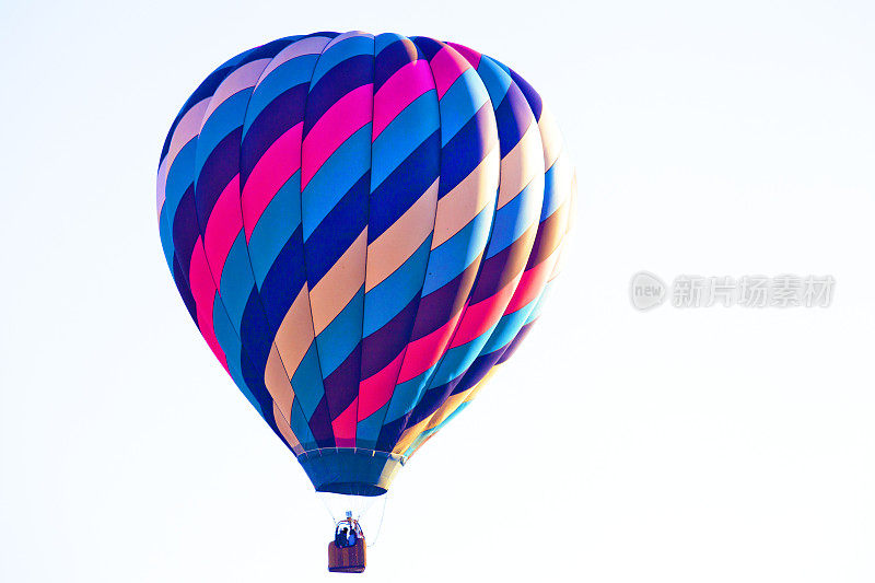热气球节上的彩色热气球