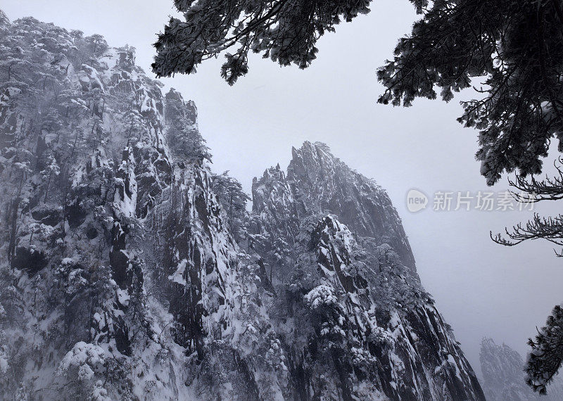 受中国黄山极地涡旋影响