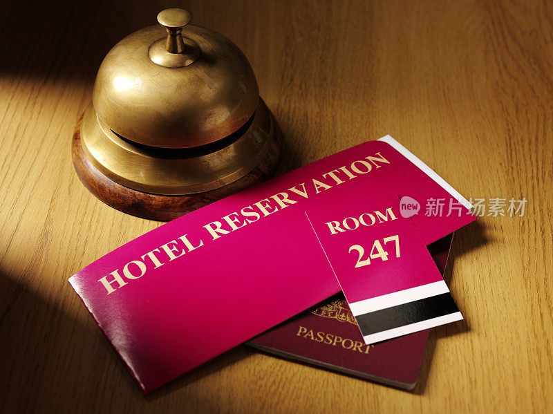 护照和酒店预订票在礼宾部
